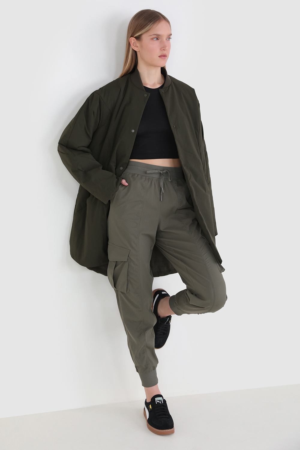 Dance Studio Relaxed-Fit Mid-Rise Cargo Jogger